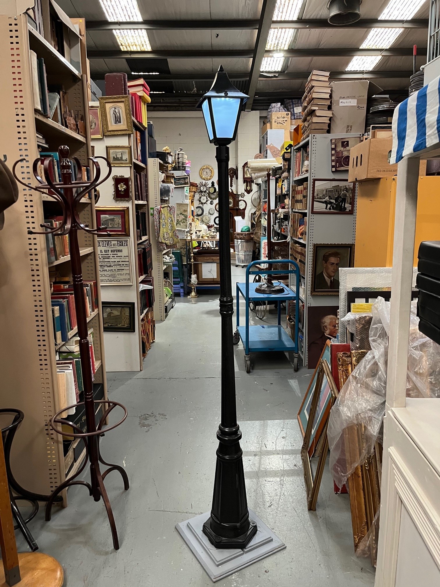 STREET LAMP, Decorative Shade with LED lights (NO POWER NEEDED)